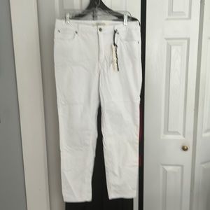 White jeans Soho ankle style